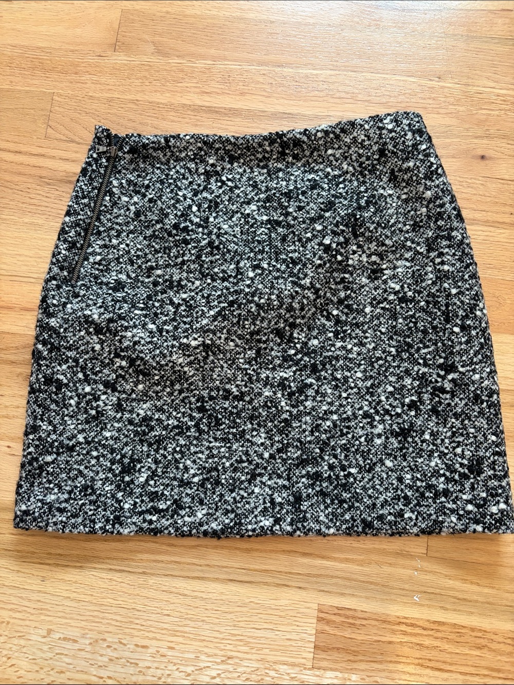 Tahari Black & White Textured Tweed Mini Skirt | Zip Side Detail - Picture 4 of 4